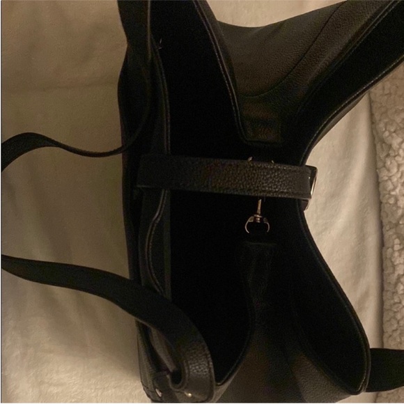 CHAPS Elegant Black Leather Tote Bag - Picture 3 of 9